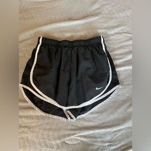 black and white nike running shorts